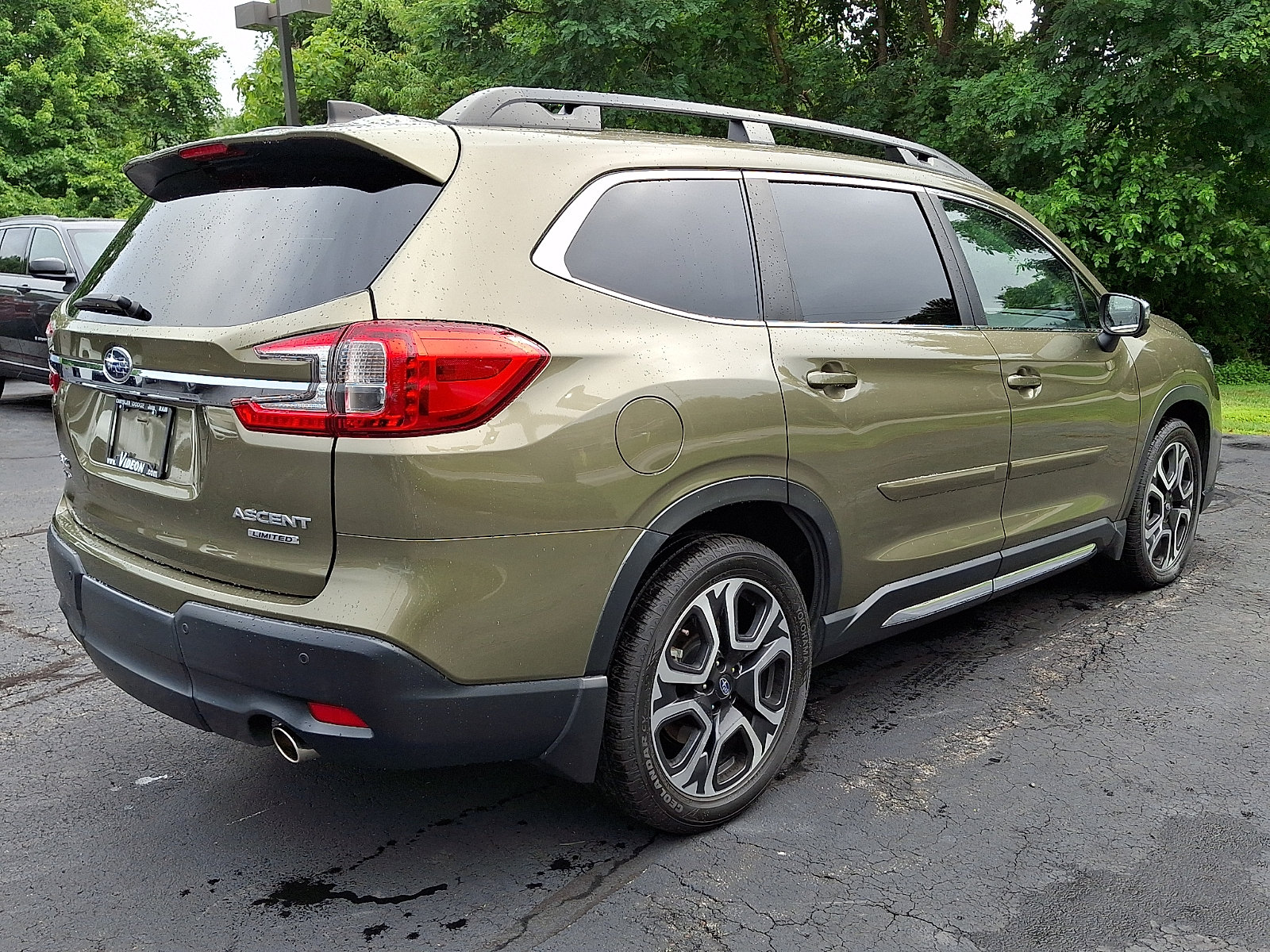 Used 2023 Subaru Ascent Limited w/ Technology Package AWD/4WD image 6