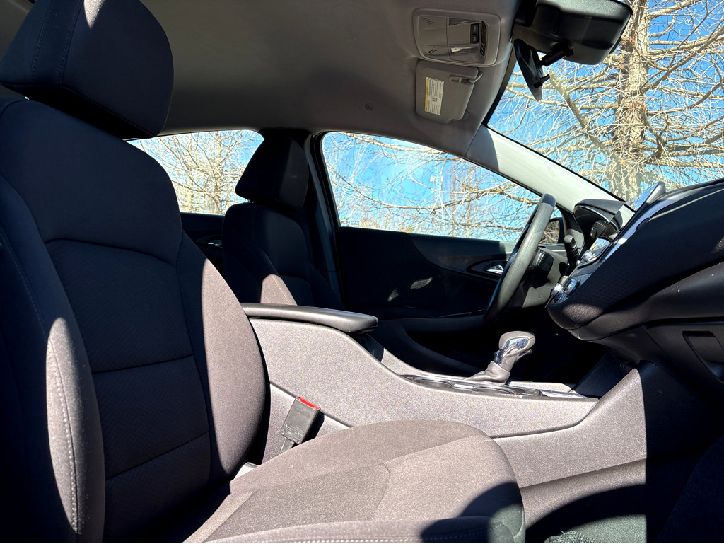 Used 2023 Chevrolet Malibu LT image 9