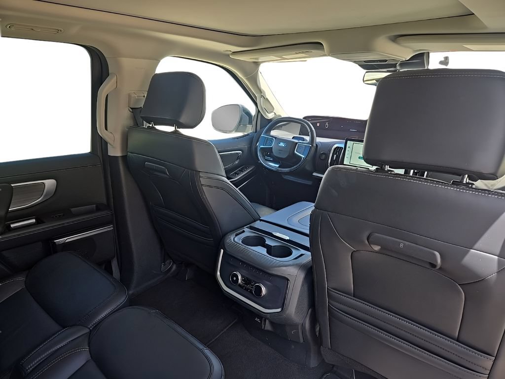 Used 2025 Ford Expedition Max Platinum AWD/4WD image 26