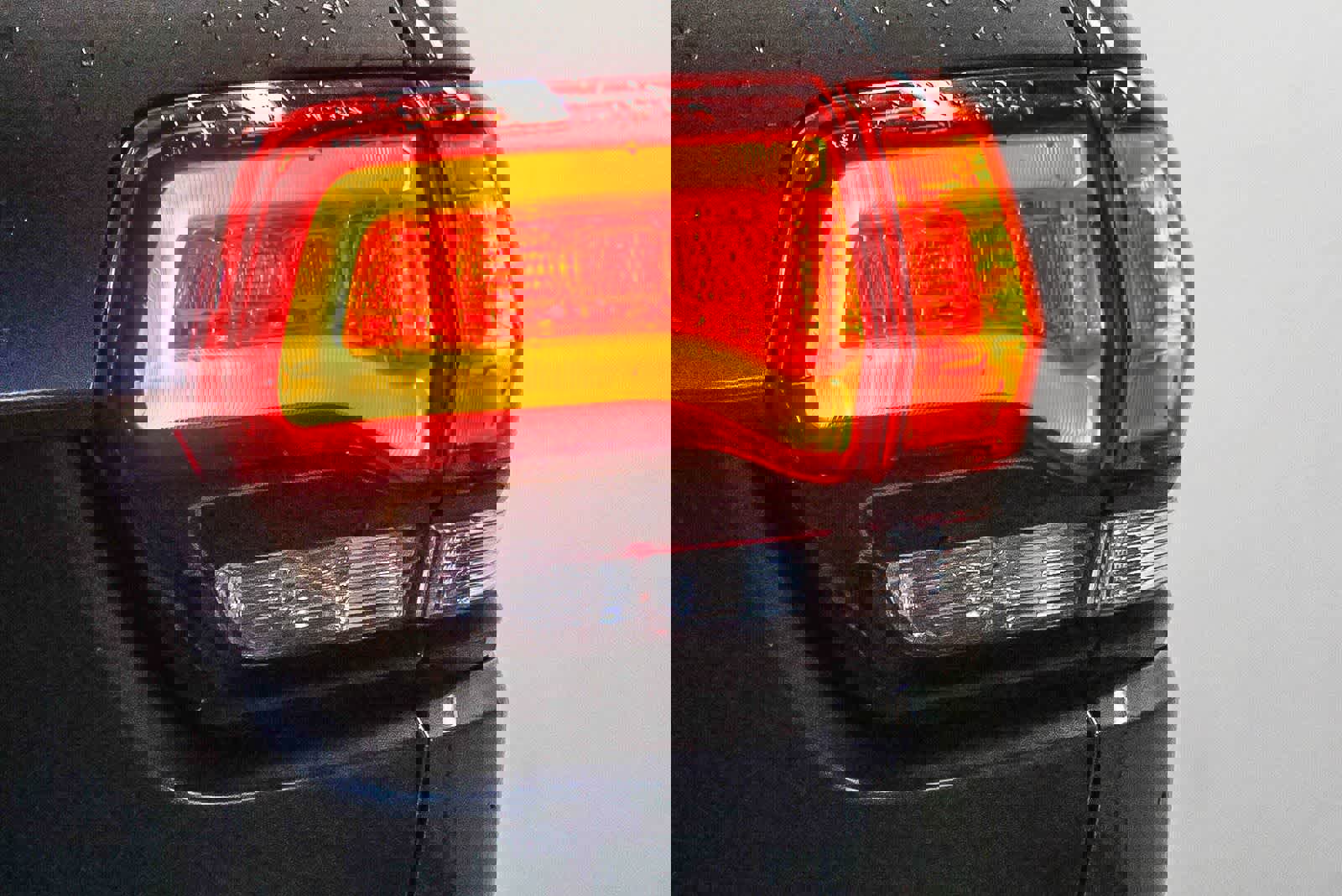 Used 2017 Jeep Grand Cherokee Altitude RWD image 11