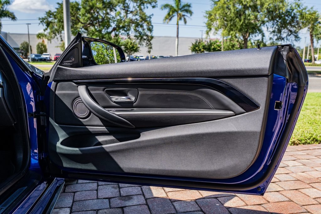 Used 2020 BMW M4 Coupe w/ Competition Package RWD image 32
