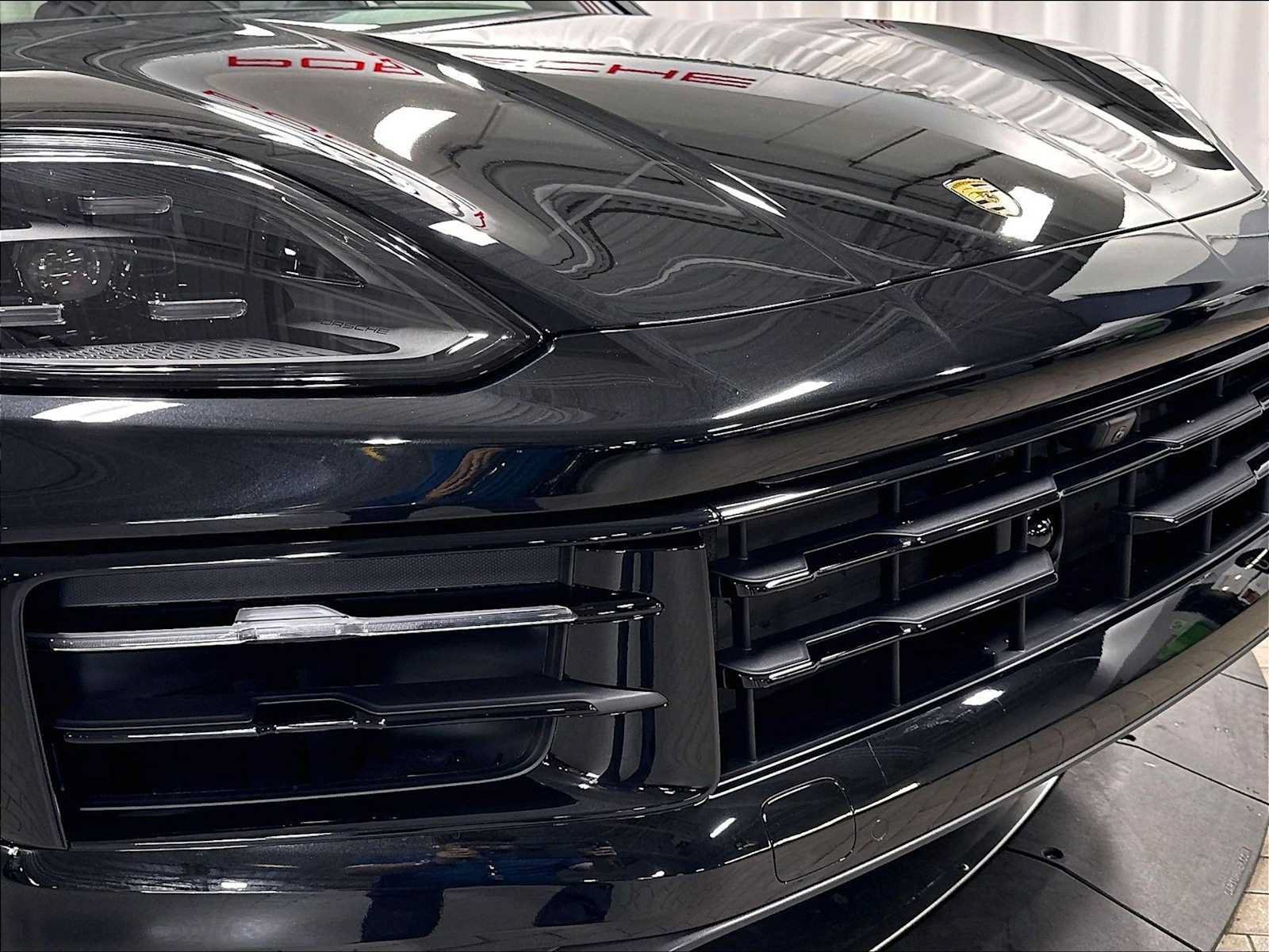 New 2026 Porsche Cayenne AWD/4WD image 32