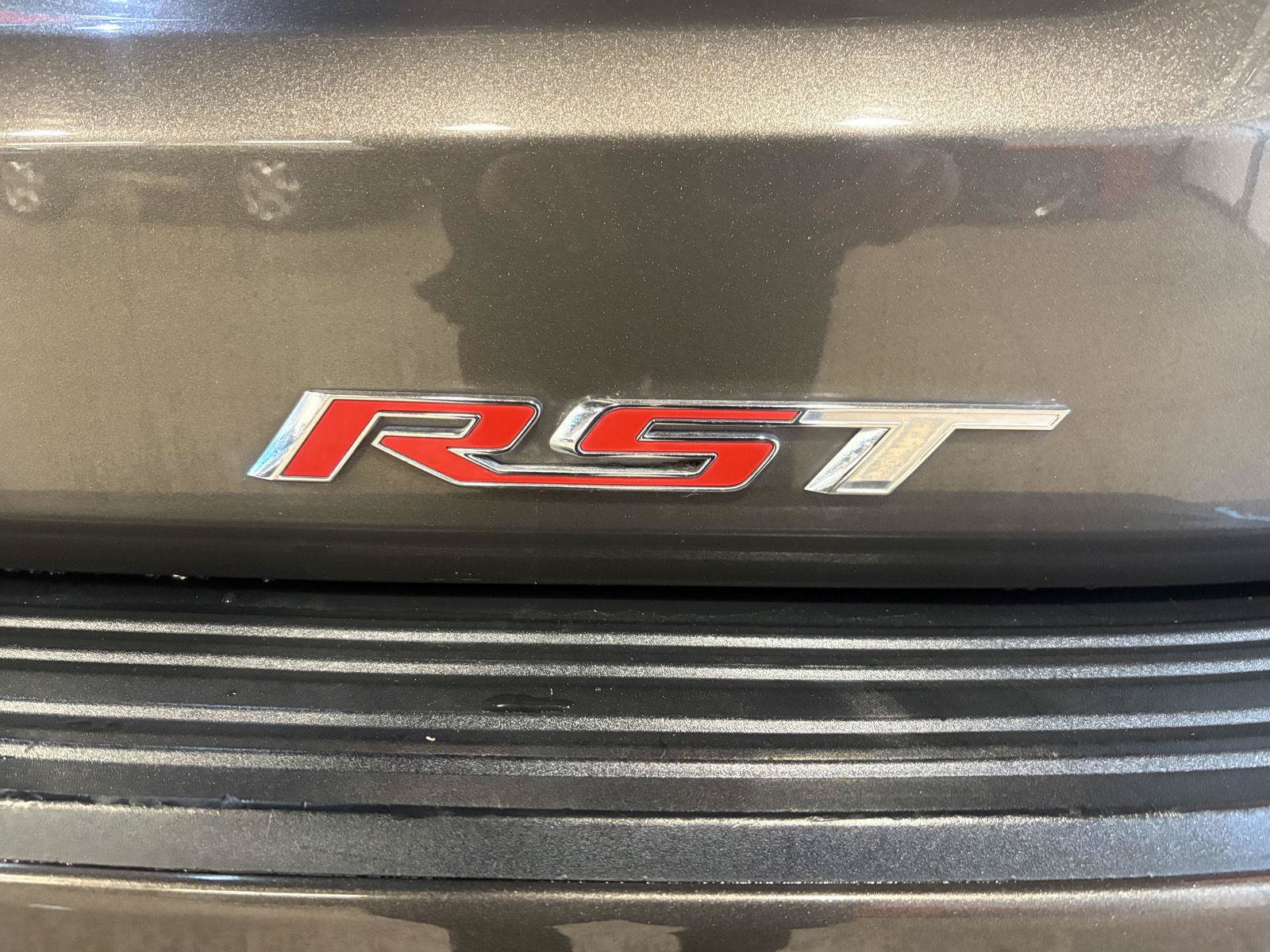Used 2021 Chevrolet Suburban RST w/ Luxury Package AWD/4WD image 6