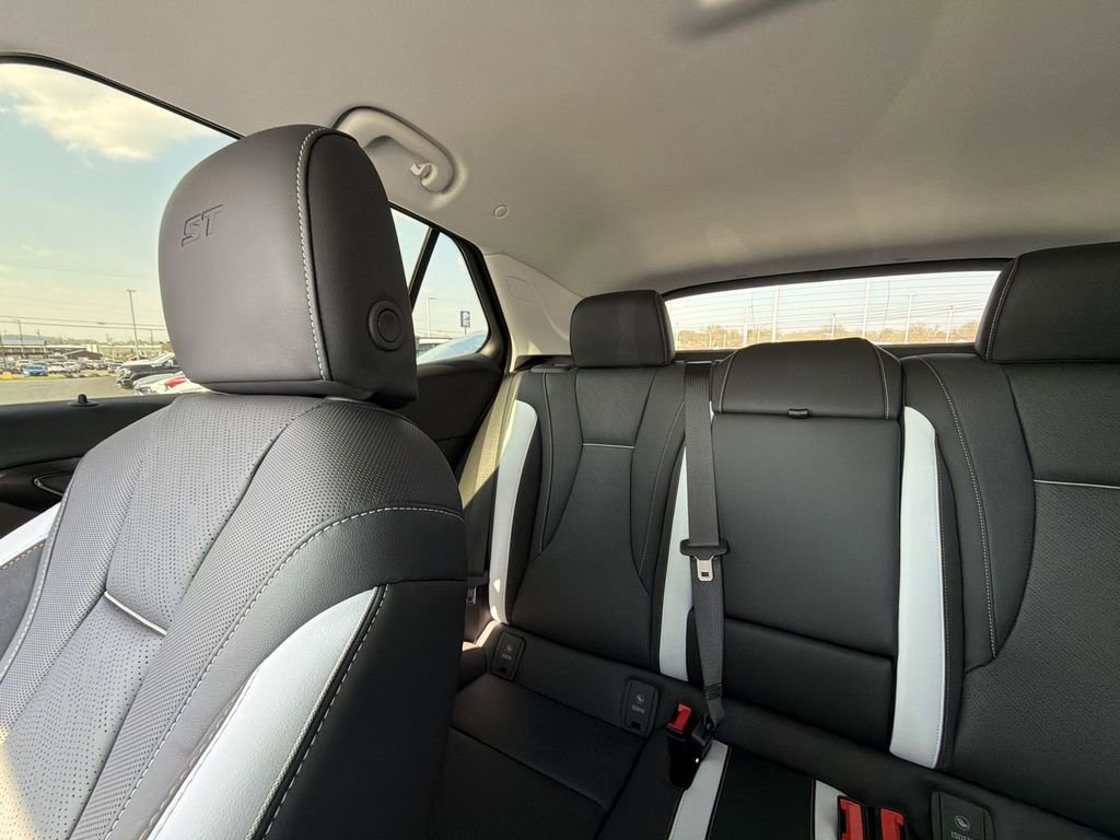 New 2026 Buick Envision Sport Touring image 12