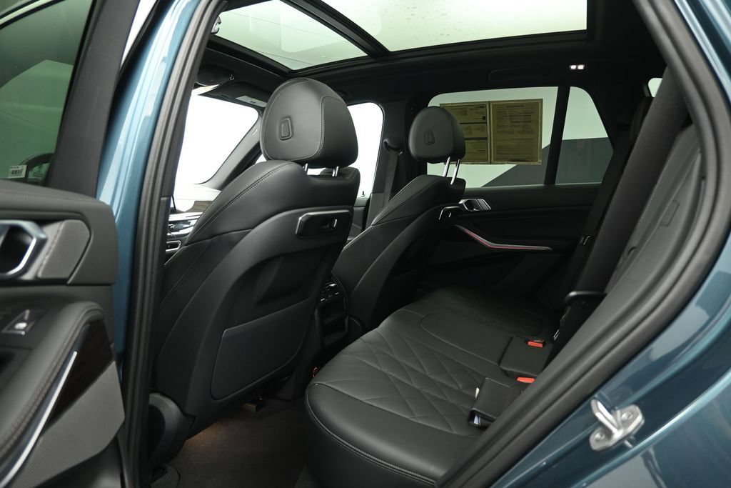 Used 2024 BMW X5 sDrive40i w/ Premium Package RWD image 18