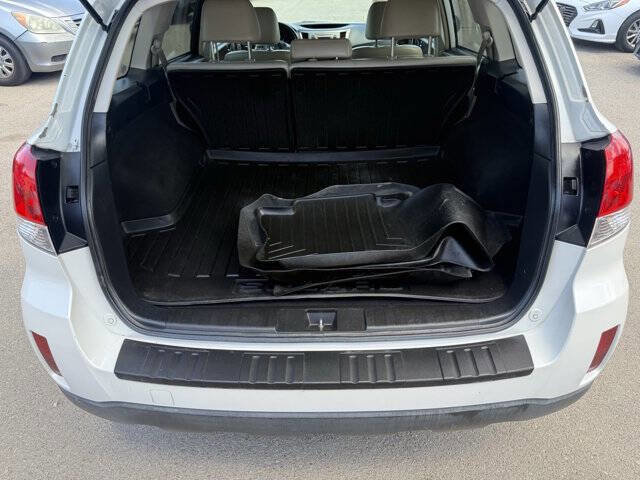 Used 2014 Subaru Outback 2.5i Limited w/ Moonroof Package AWD/4WD image 19