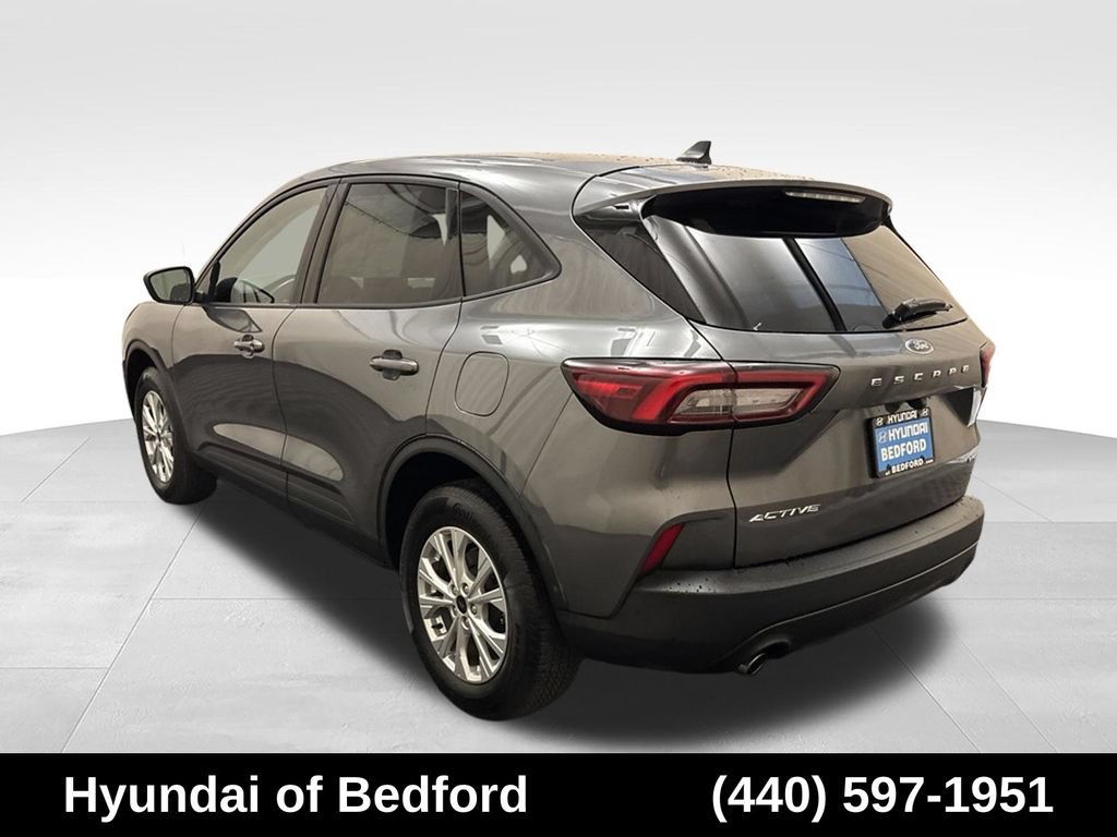 Used 2025 Ford Escape Active AWD/4WD image 8
