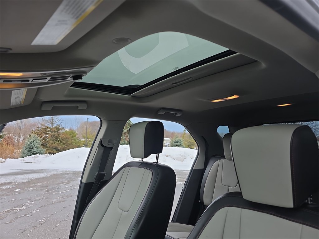 Used 2016 Chevrolet Equinox LTZ w/ Enhanced Convenience Package image 29