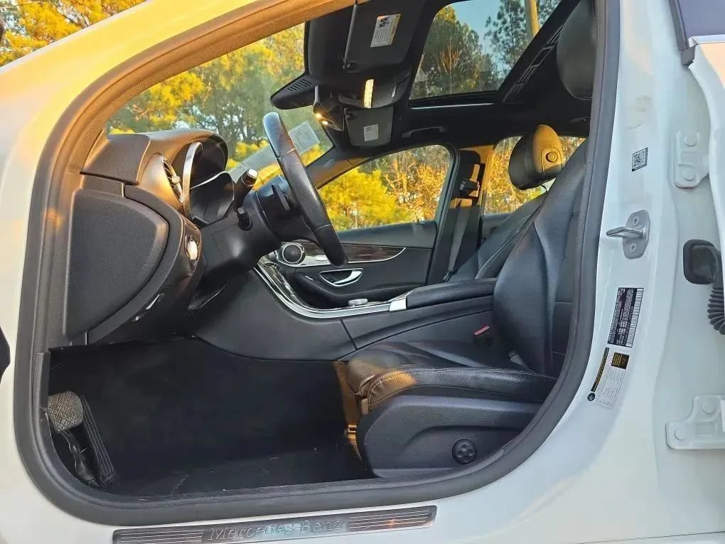 Used 2019 Mercedes-Benz C 300 Sedan image 13
