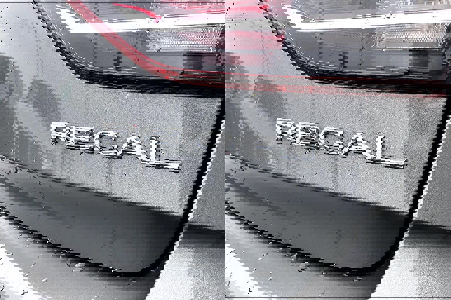 Used 2018 Buick Regal Essence image 9