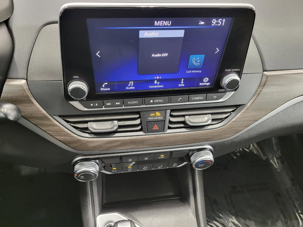 Used 2025 Nissan Altima 2.5 SV FWD image 7