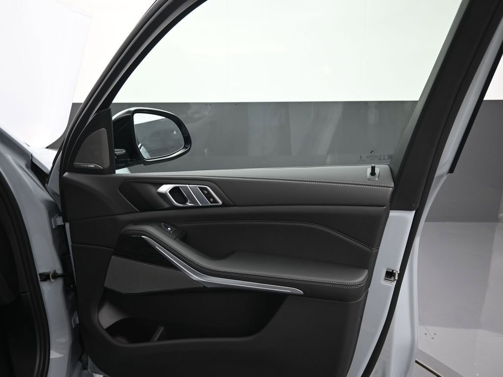 New 2026 BMW X5 xDrive50e AWD/4WD image 19