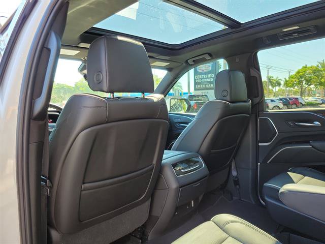 Used 2021 Cadillac Escalade Premium Luxury AWD/4WD image 29