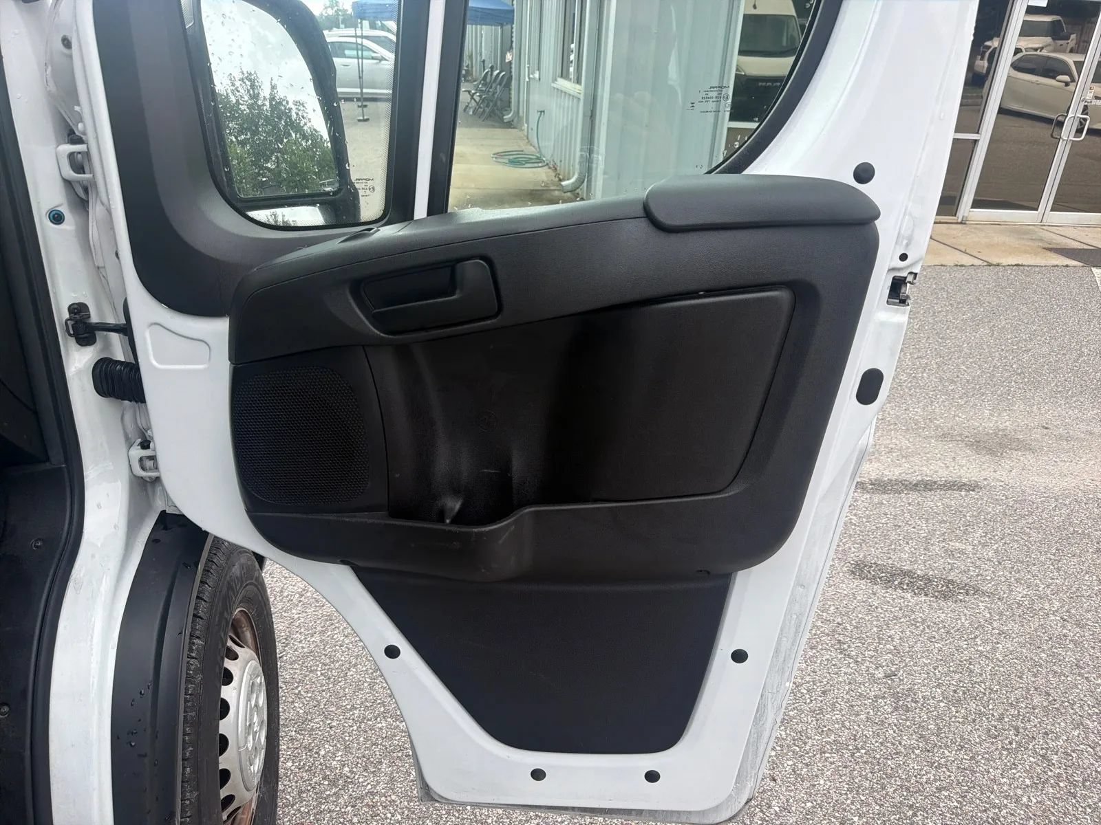 Used 2025 RAM ProMaster 2500 w/ Convenience Group FWD image 21