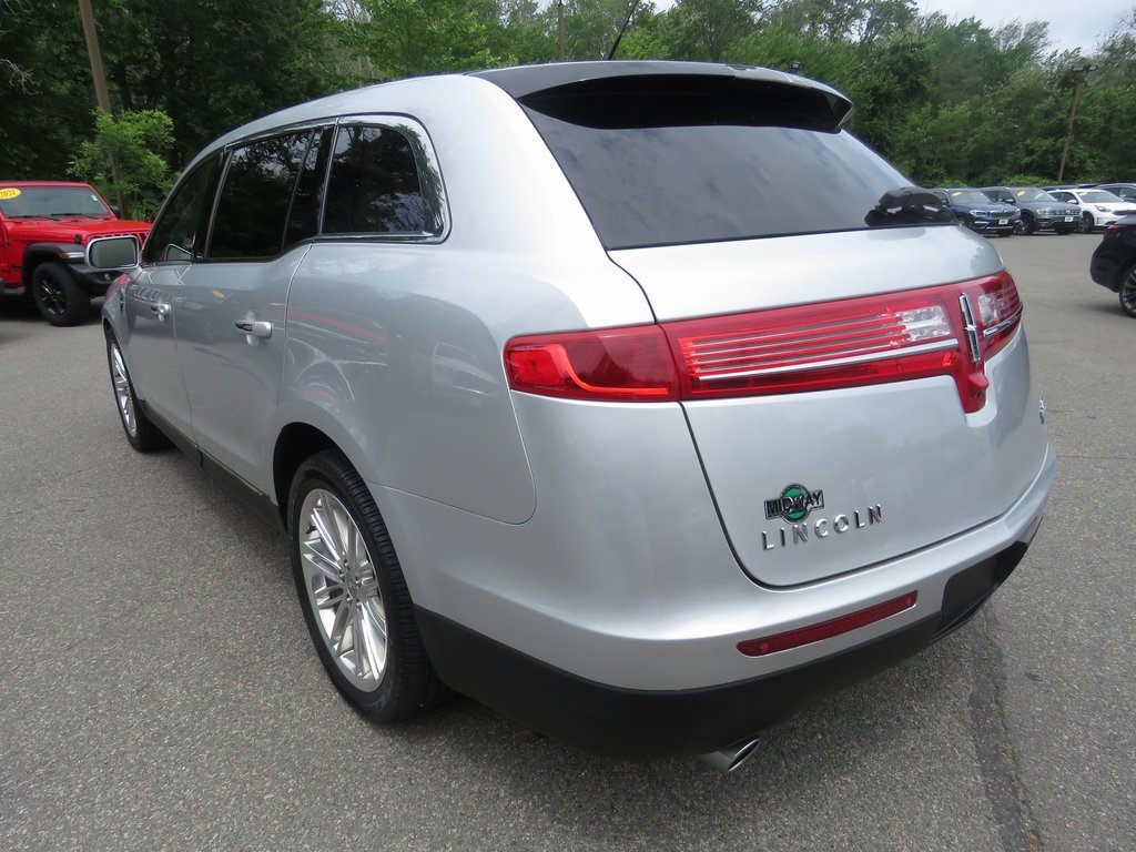 Used 2019 Lincoln MKT AWD image 8