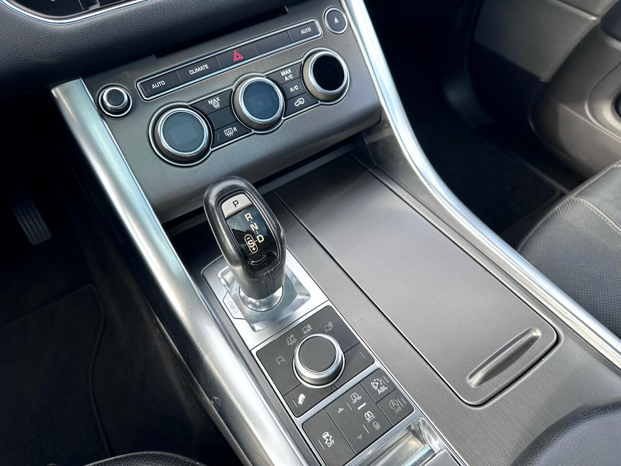 Used 2016 Land Rover Range Rover Sport SE image 24