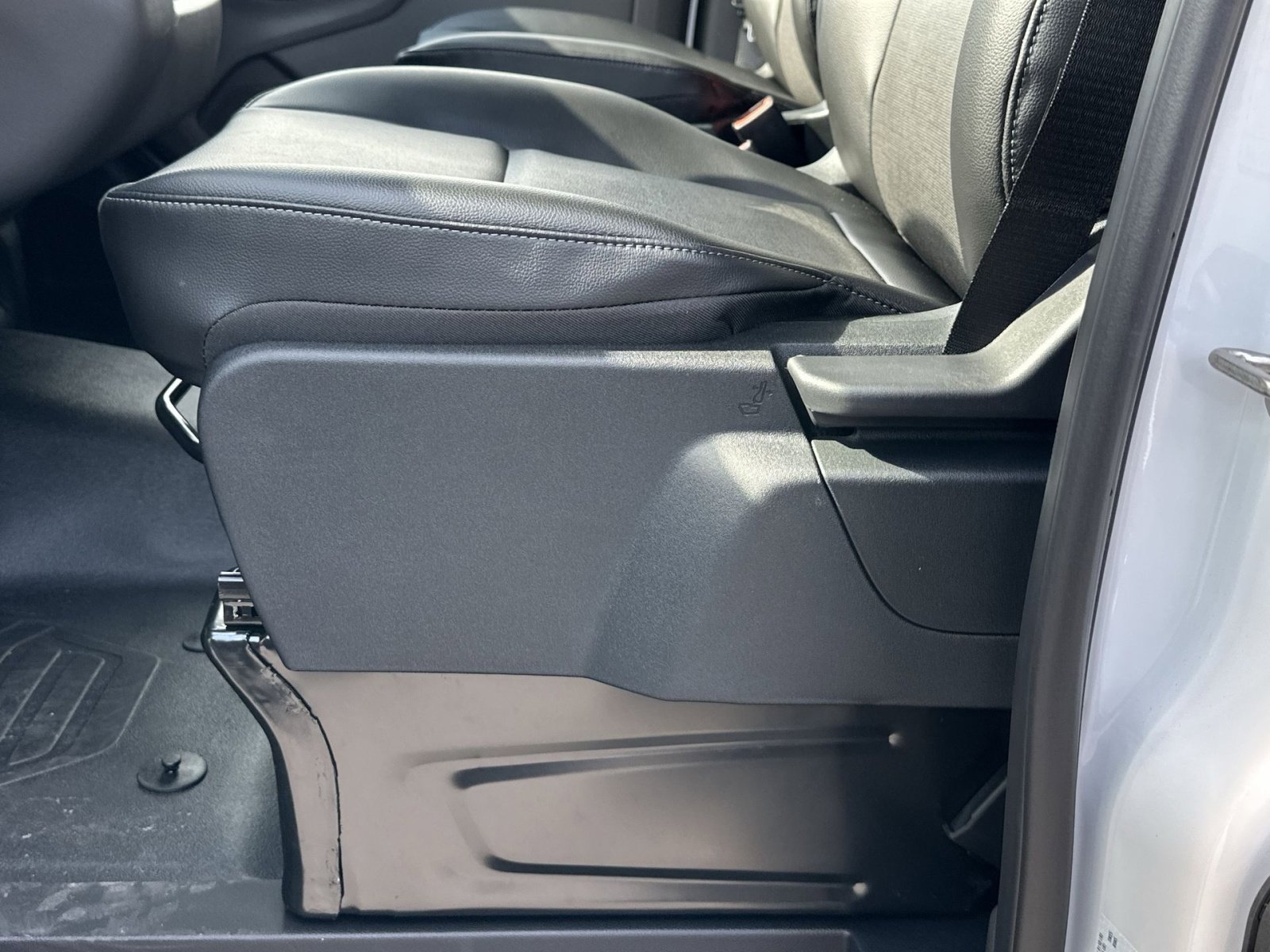 New 2026 Ford Transit 250 148 Medium Roof w/ Load Area Protection Package image 14