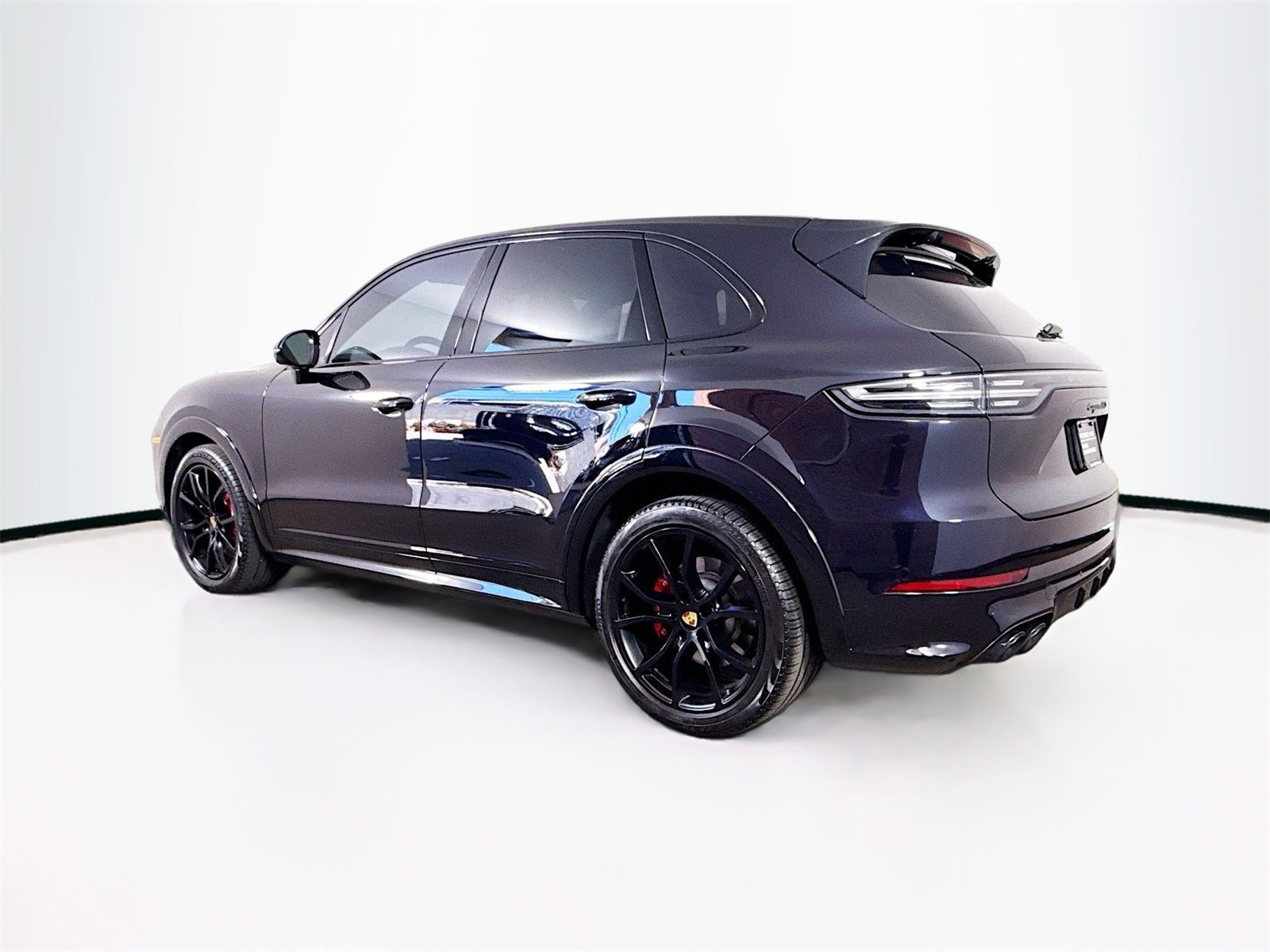 Certified 2022 Porsche Cayenne GTS image 3