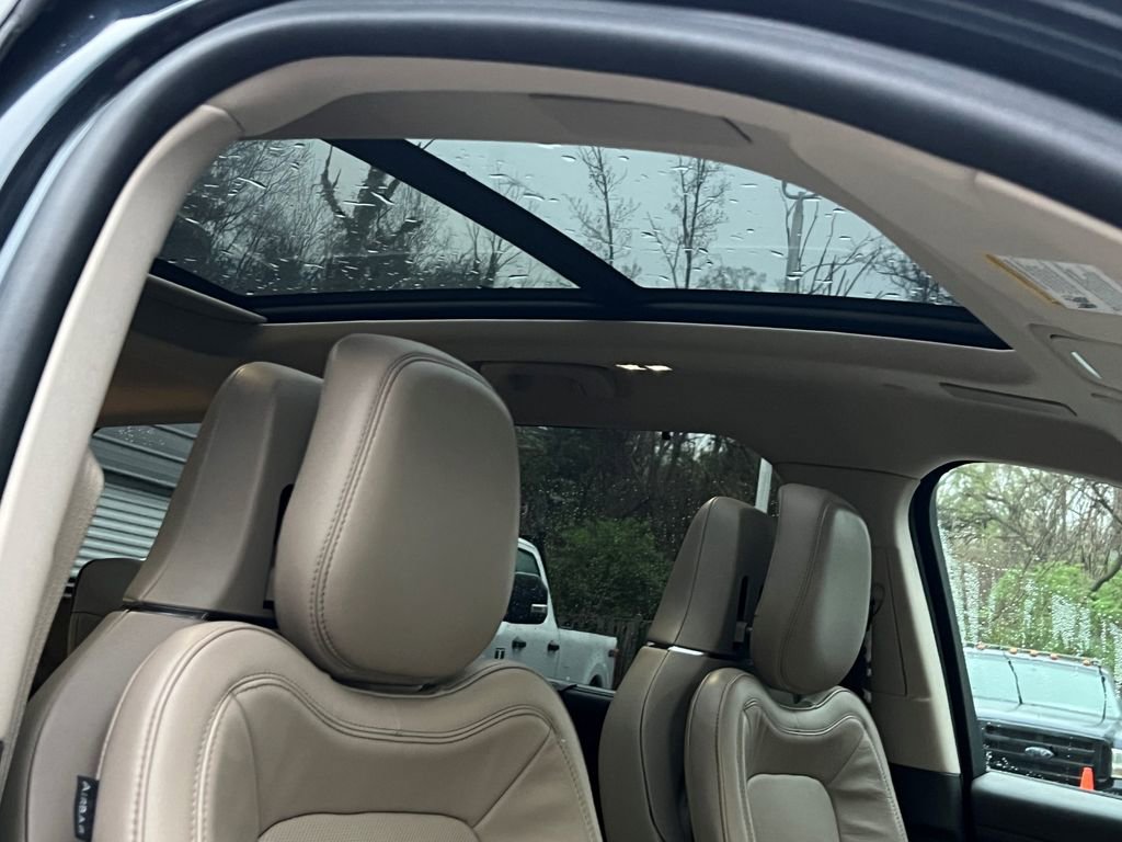 Used 2022 Lincoln Aviator Reserve w/ Equipment Group 201A image 12