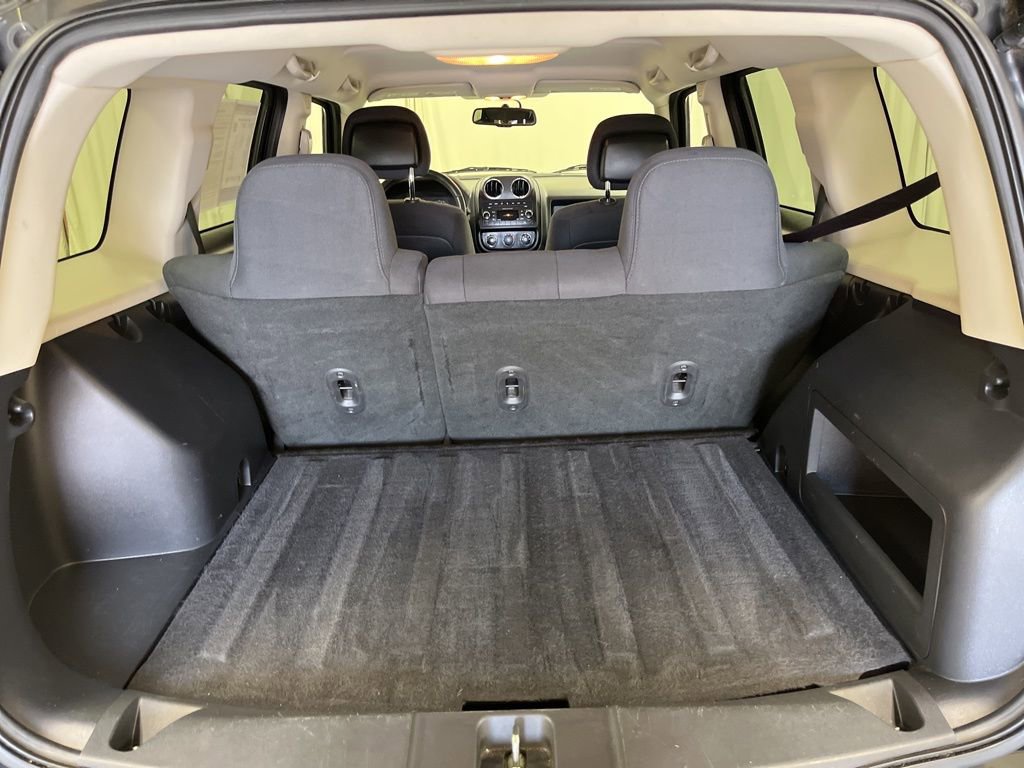 Used 2015 Jeep Patriot Latitude image 16