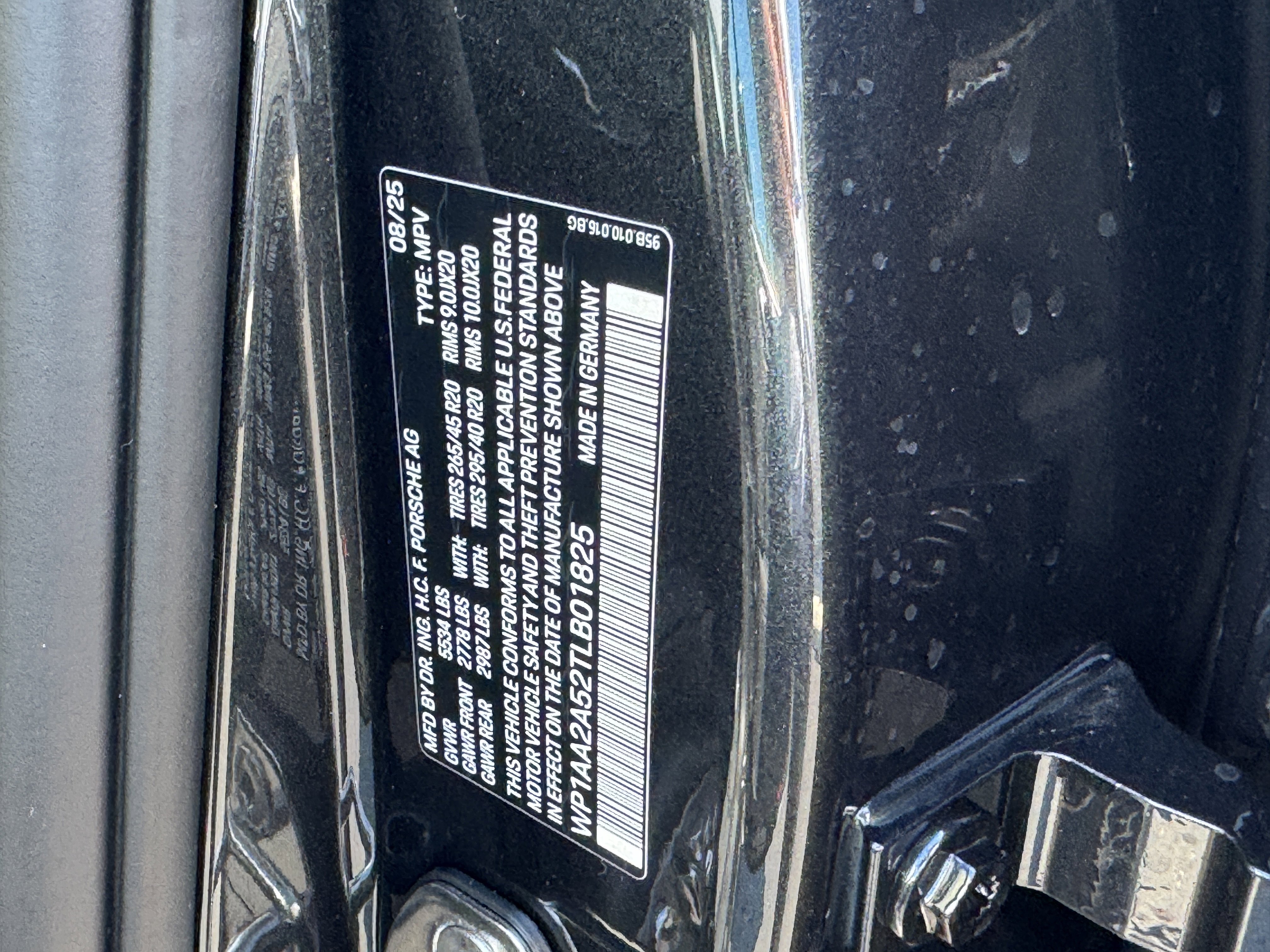 New 2026 Porsche Macan image 36