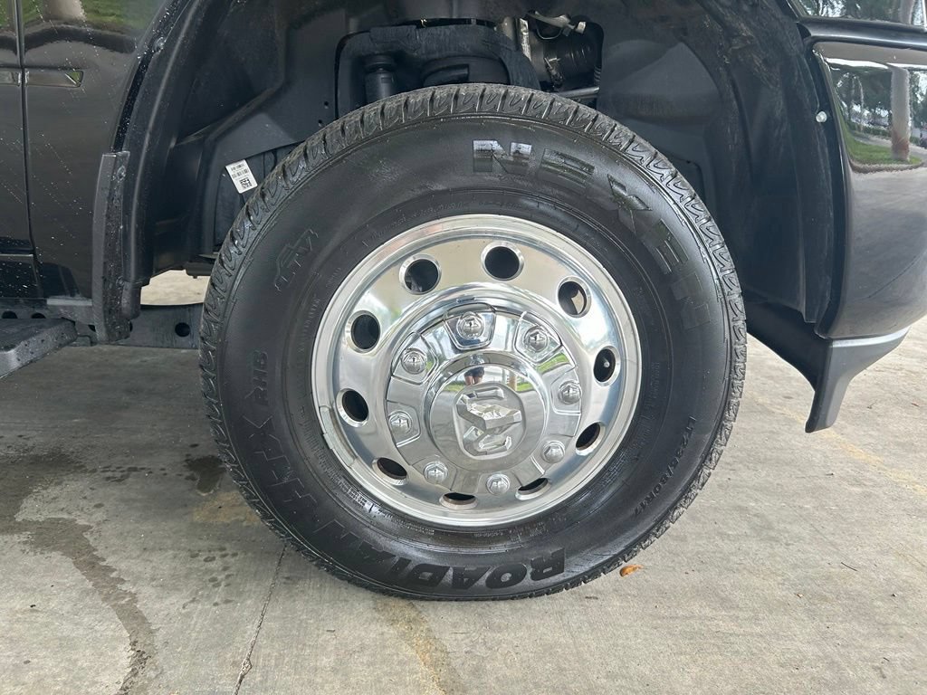 Used 2026 RAM 3500 Big Horn AWD/4WD image 25