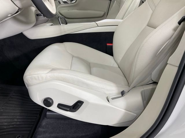 Used 2024 Volvo XC90 B6 Plus w/ Protection Package Premier AWD/4WD image 30
