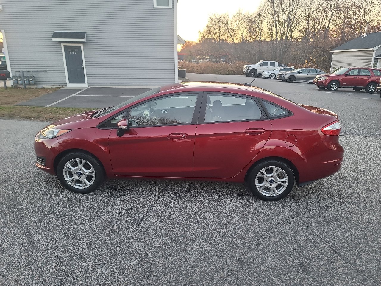 Used 2015 Ford Fiesta SE image 4
