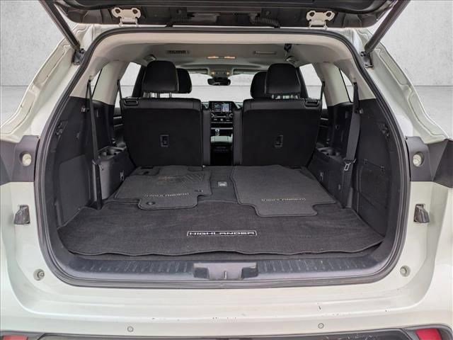 Used 2020 Toyota Highlander Limited image 19