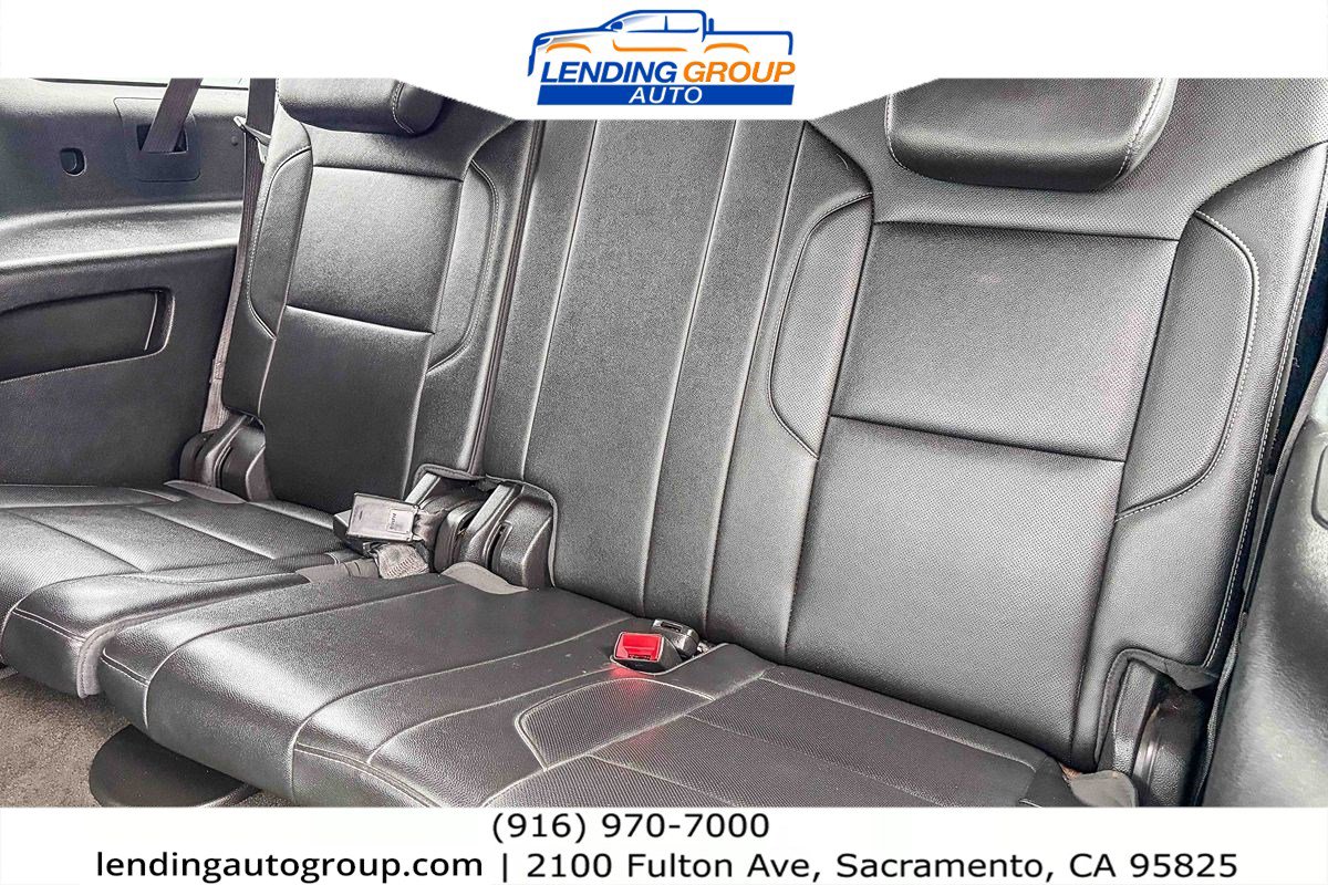 Used 2018 Chevrolet Suburban Premier image 18