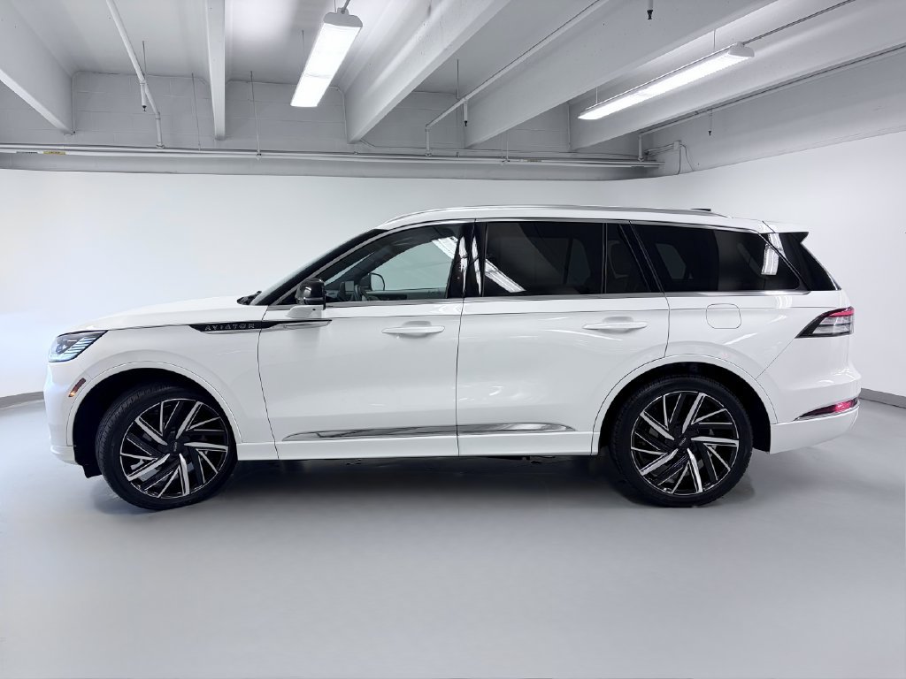 Used 2026 Lincoln Aviator Black Label w/ Dynamic Handling Package AWD/4WD image 4