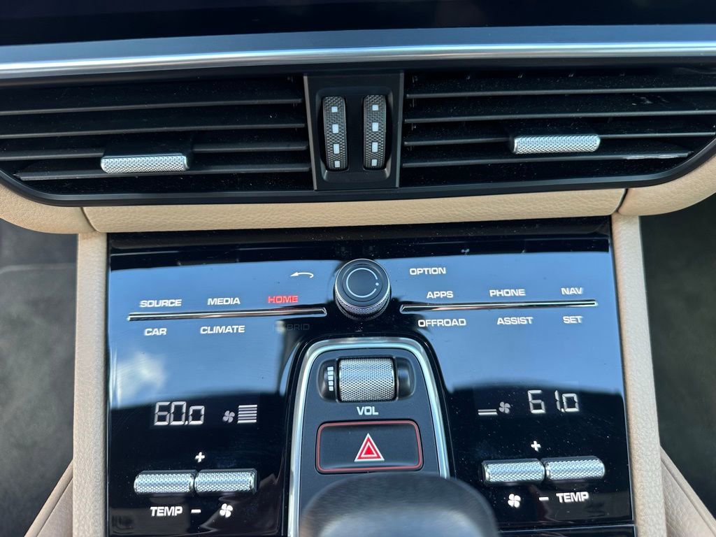 Certified 2023 Porsche Cayenne Platinum Edition image 26