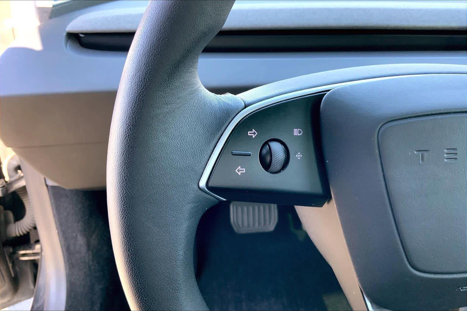 Used 2024 Tesla Model 3 Standard Range RWD image 22