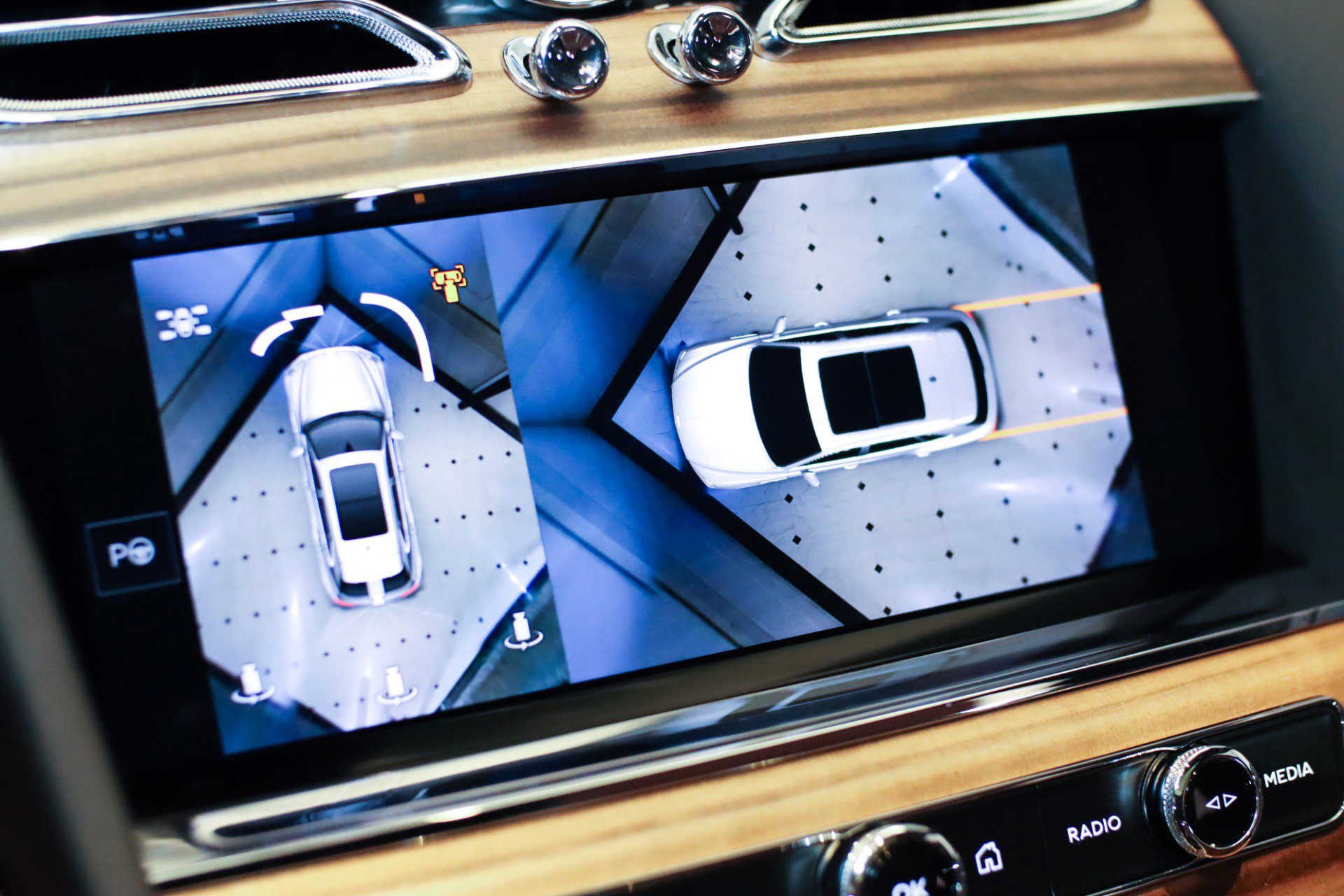New 2025 Bentley Bentayga image 34