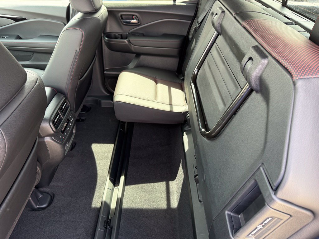New 2026 Honda Ridgeline Black Edition image 16