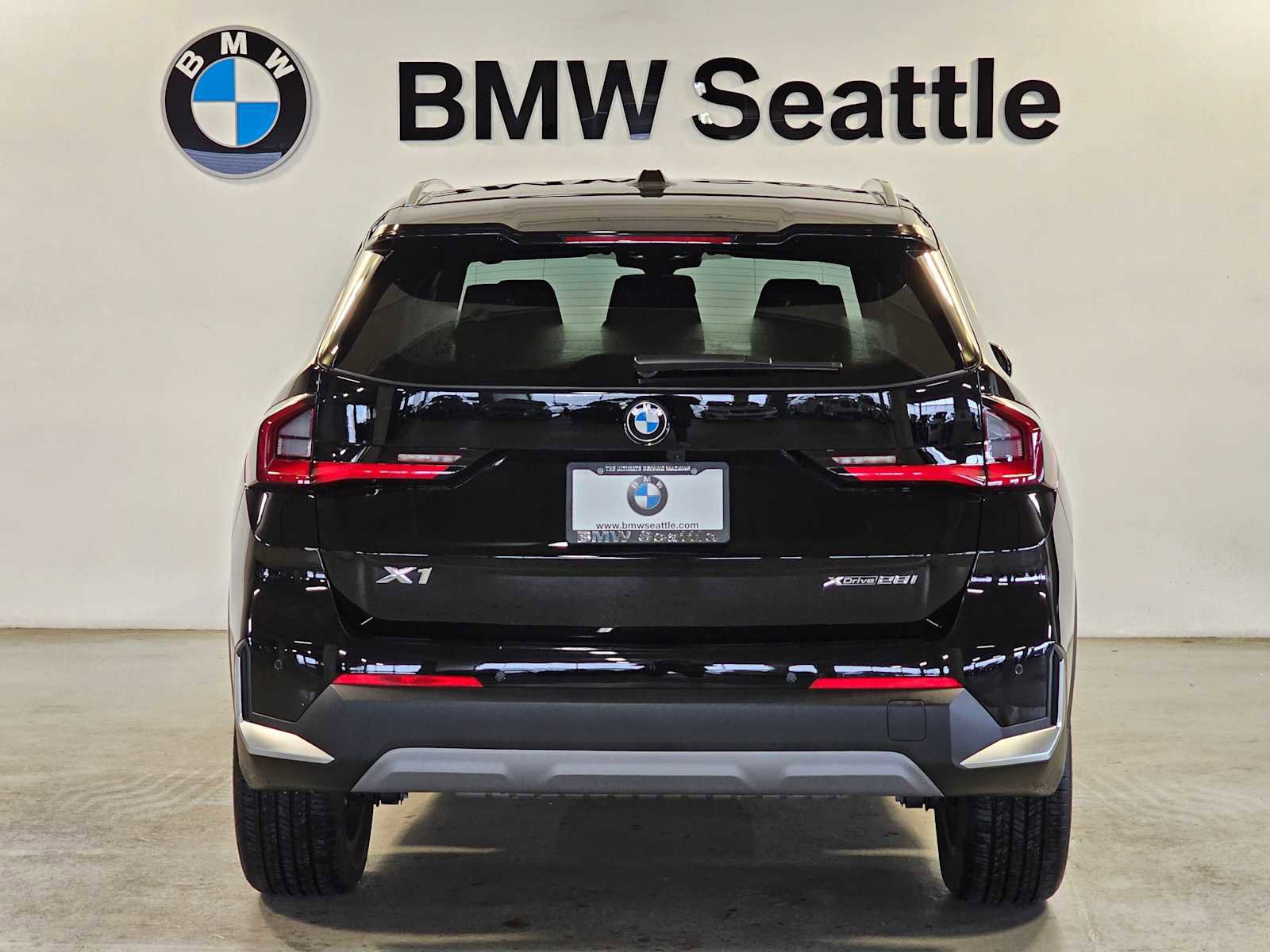 Used 2023 BMW X1 xDrive28i w/ Convenience Package image 5