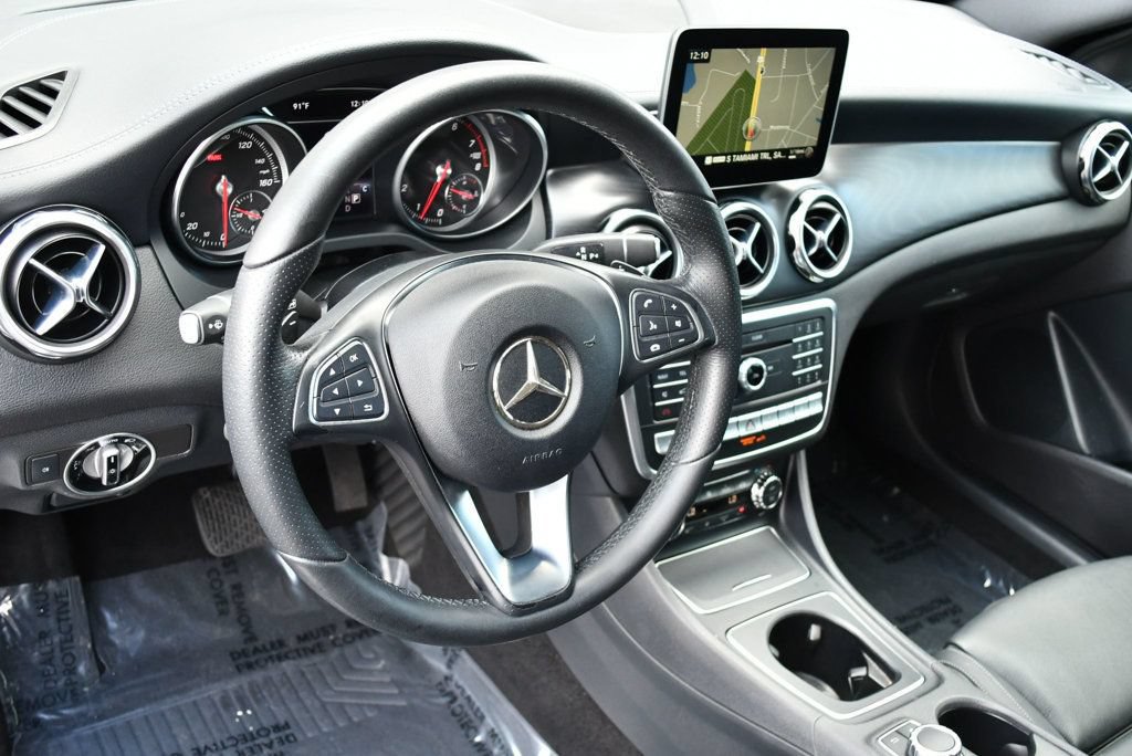 Used 2018 Mercedes-Benz GLA 250 4MATIC image 40