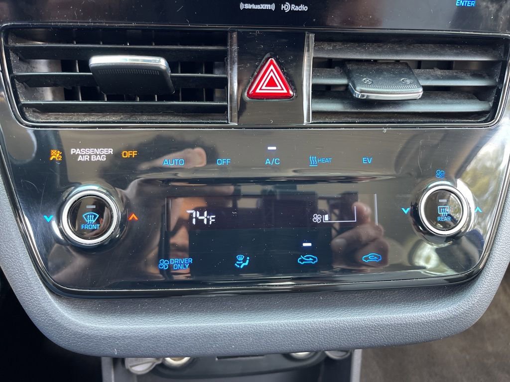 Used 2020 Hyundai Ioniq SE image 12