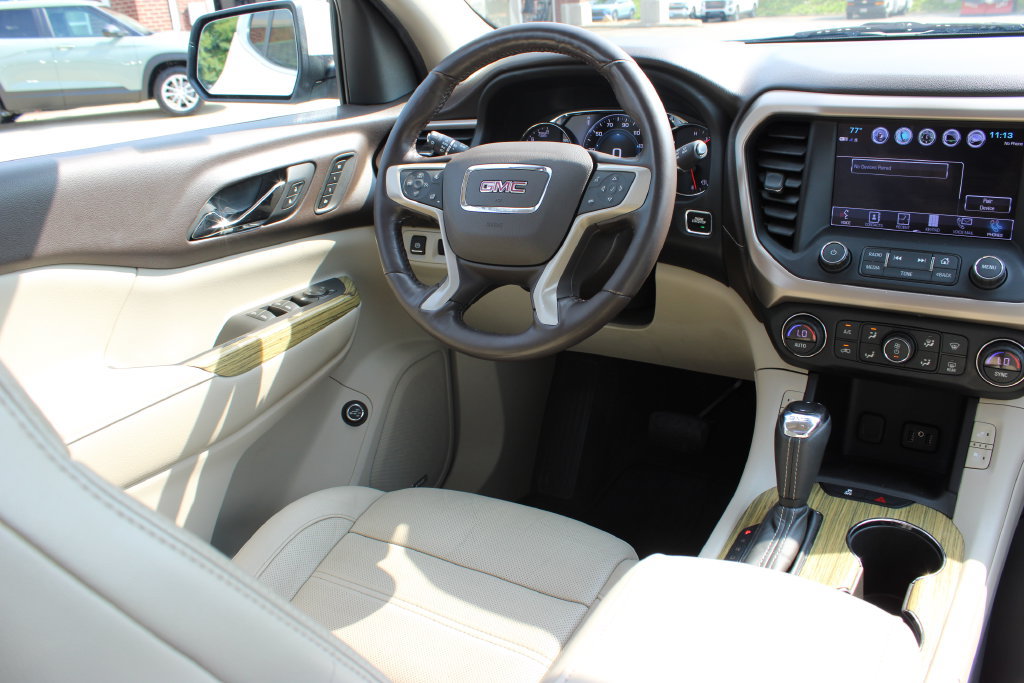 Certified 2018 GMC Acadia Denali w/ Technology Package AWD/4WD image 27