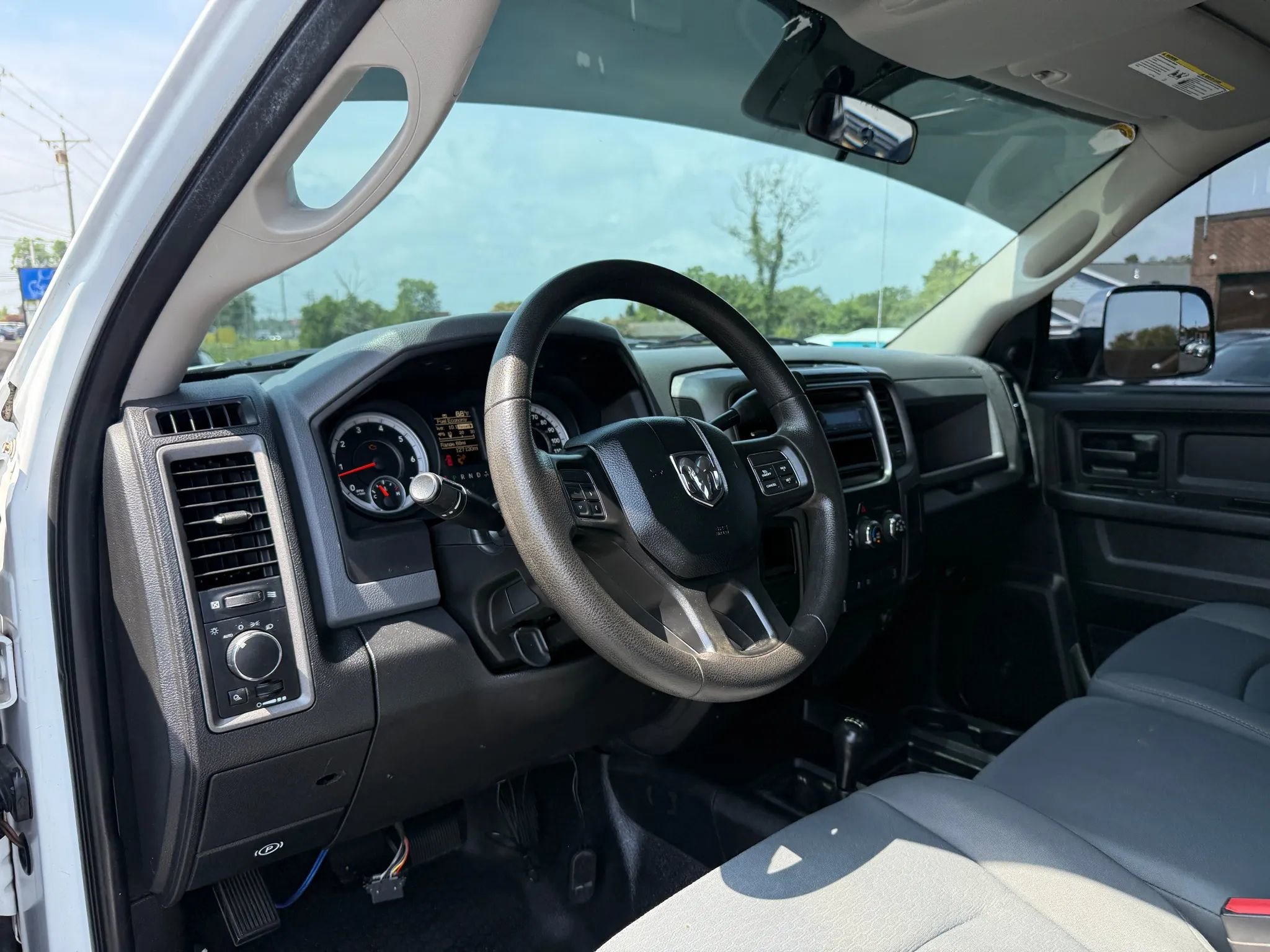 Used 2013 RAM 2500 Tradesman w/ Chrome Appearance Group image 10
