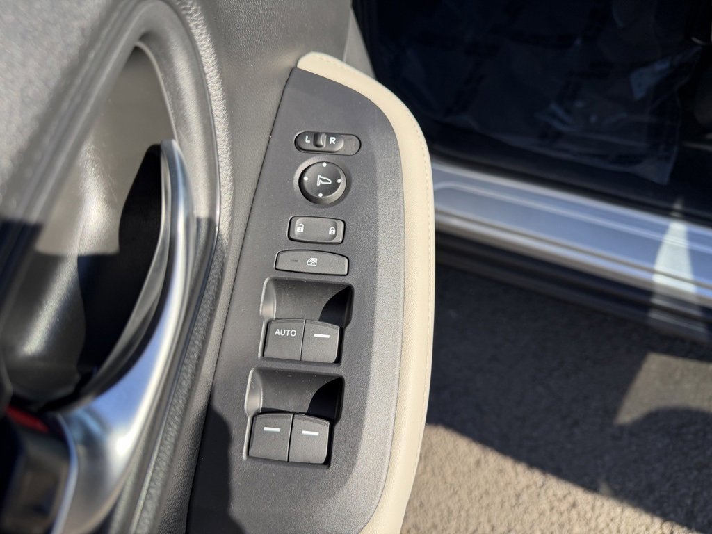 Used 2025 Honda HR-V LX image 13