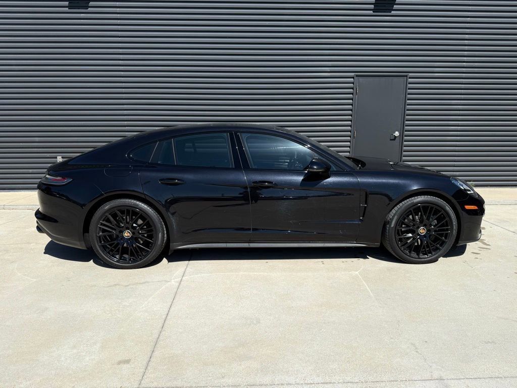 Used 2023 Porsche Panamera 4 Platinum Edition image 2