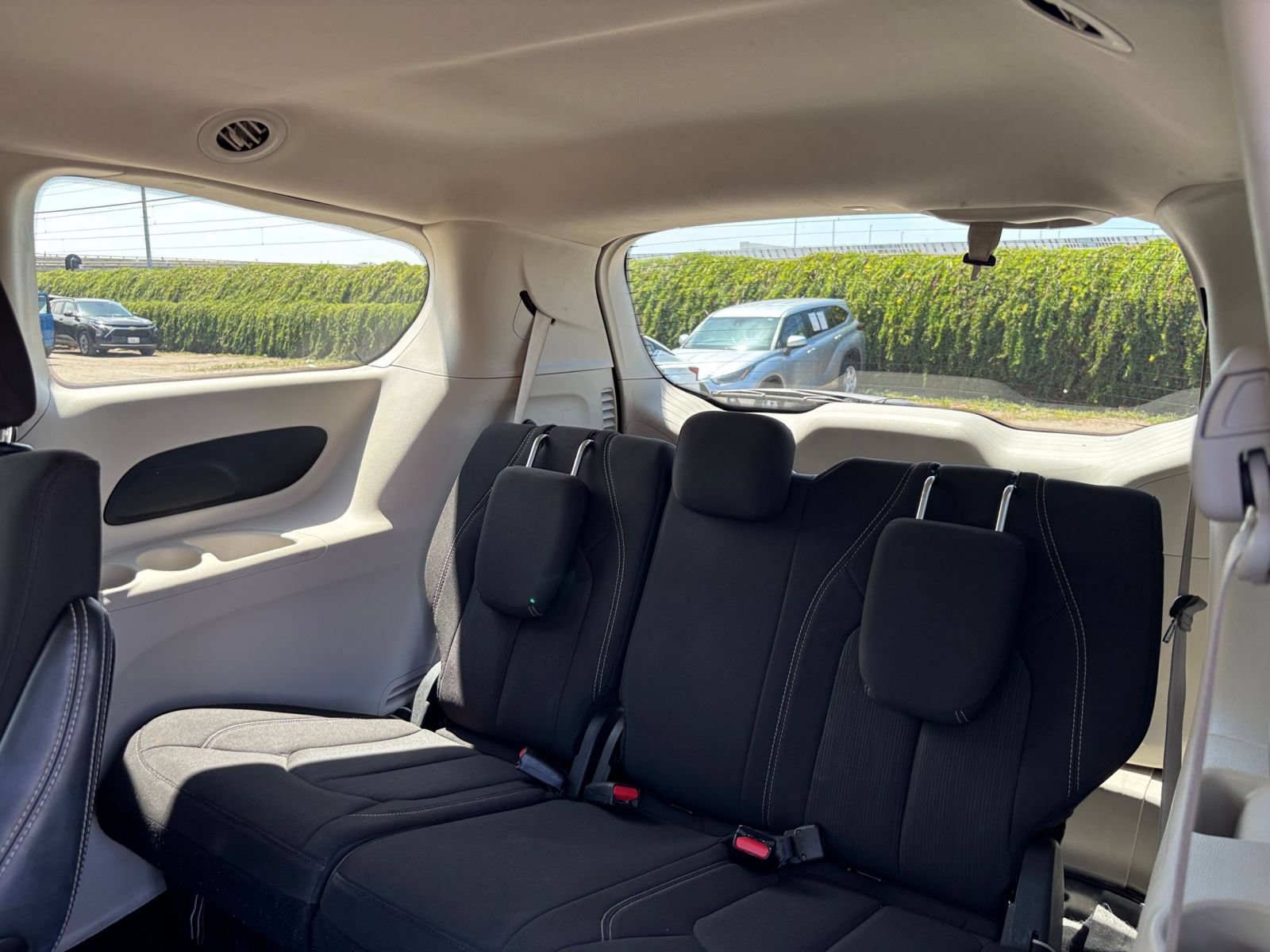Used 2023 Chrysler Voyager LX FWD image 30