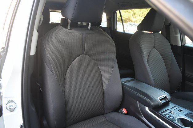 Used 2025 Toyota Highlander LE AWD/4WD image 26