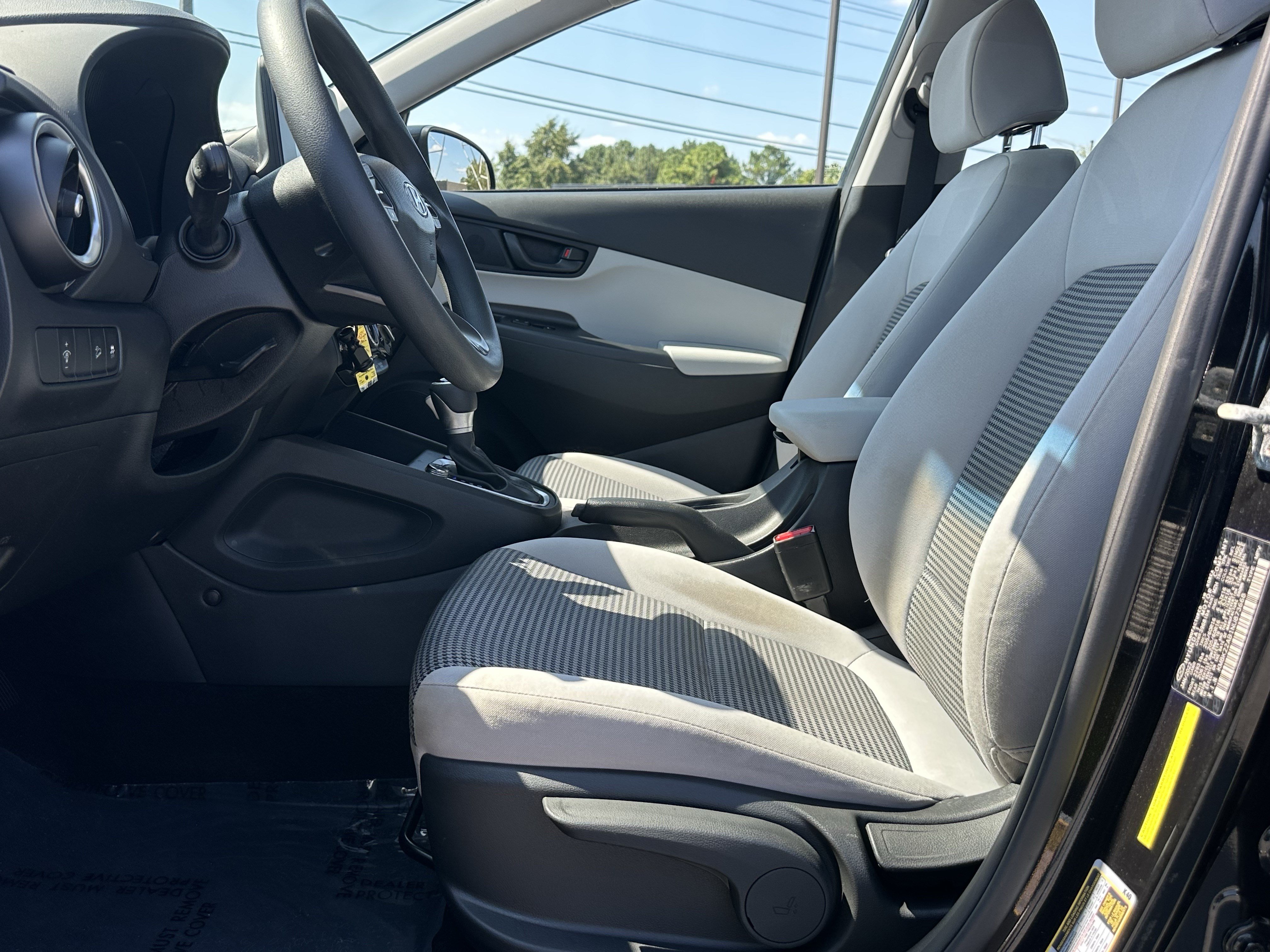 Used 2022 Hyundai Kona SE w/ Cargo Package FWD image 9