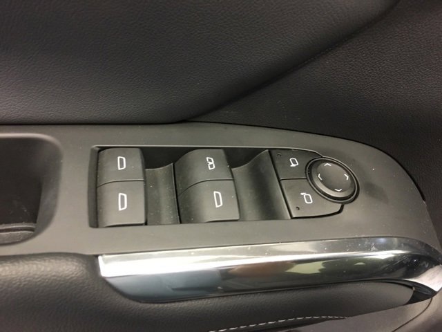 Used 2025 Chevrolet Traverse LT image 33