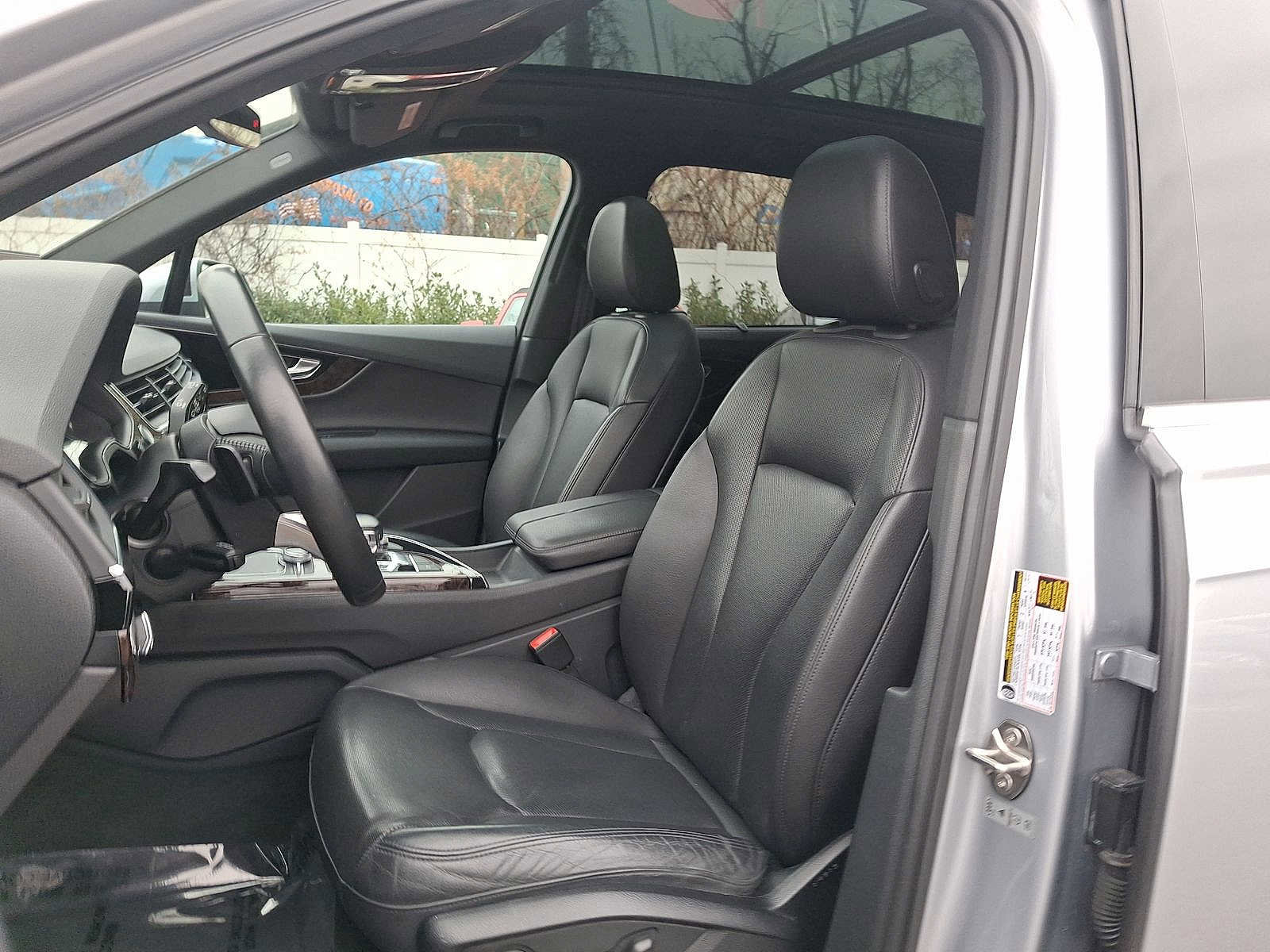 Used 2017 Audi Q7 3.0T Premium Plus image 11