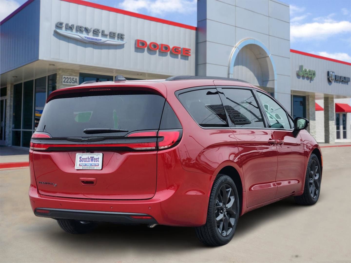 New 2026 Chrysler Pacifica Select w/ S Appearance Package FWD image 5