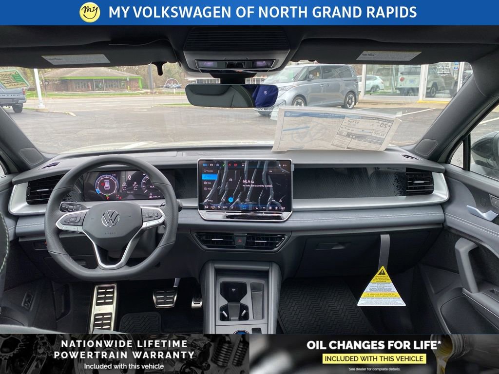 New 2026 Volkswagen Tiguan SE R-Line image 19