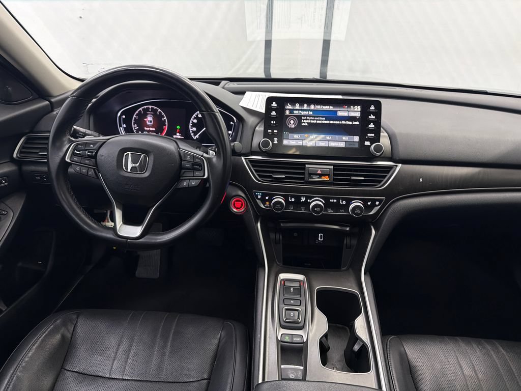 Used 2018 Honda Accord Touring image 23